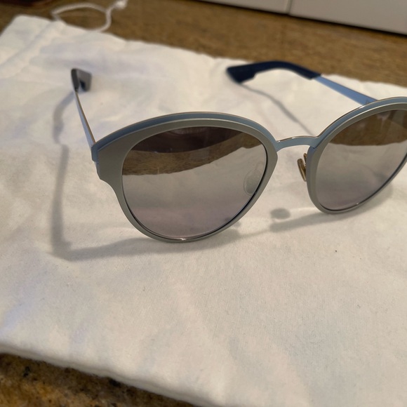 NWOT Christian Dior mirrored sunglasses, light blue frame, case, certification - Picture 10 of 11